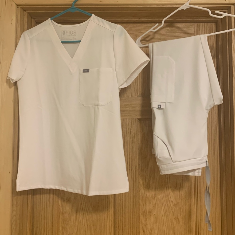 FIGS scrubs